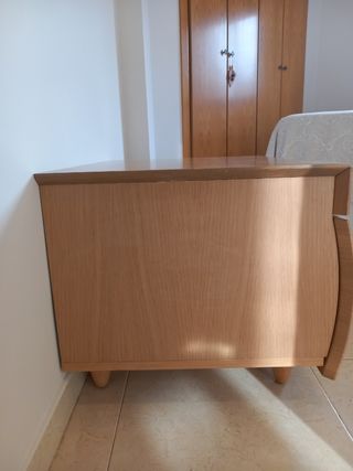 Mesita de noche/ auxiliar