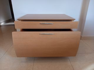 Mesita de noche/ auxiliar