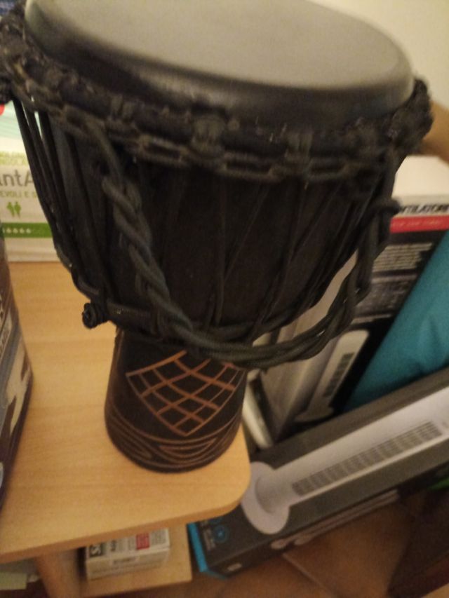 Strumenti musicali, bongo.