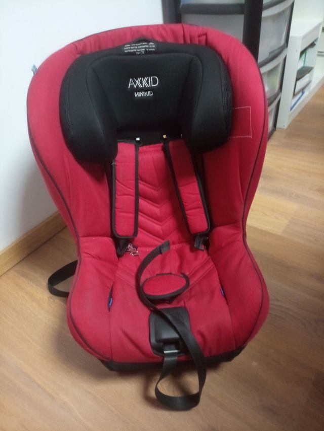 Silla coche AXKID MINIKID A CONTRAMARCHA