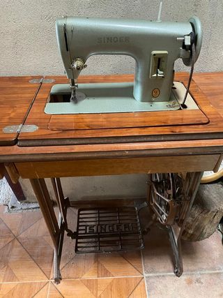 Maquina de coser singer antigua
