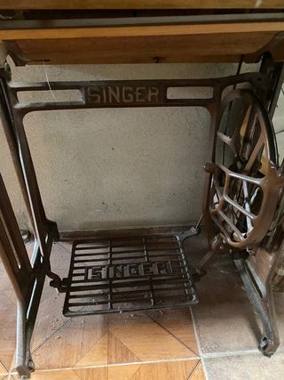 Maquina de coser singer antigua