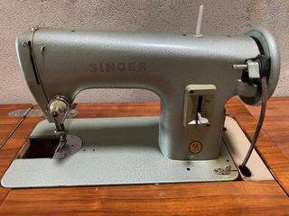 Maquina de coser singer antigua