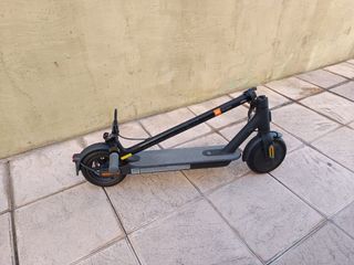 patinete electrico Xiaomi MI Electric Scooter Esse