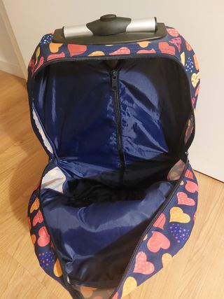 Mochila con ruedas. Solo venta en persona