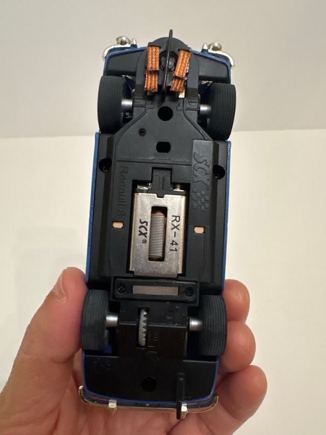 Renault R8 Scalextric azul #88