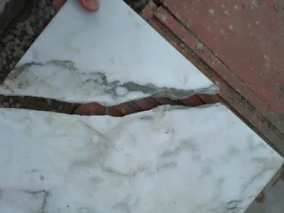2 PIEZAS MÁRMOL FRONTAL, SOBRE 1 SE HA ROTO!