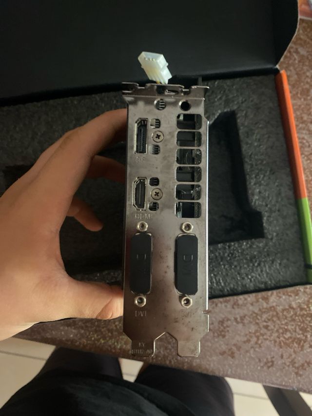 Scheda video Asus 1050ti