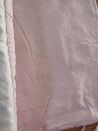 Colcha y protector de cuna chichonera