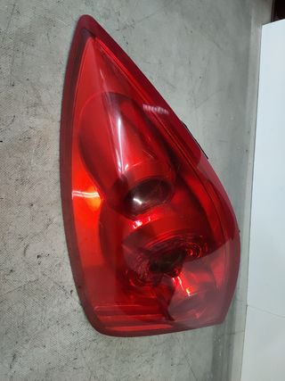 🟢PILOTO TRASERO IZQUIERDO NISSAN PRIMERA