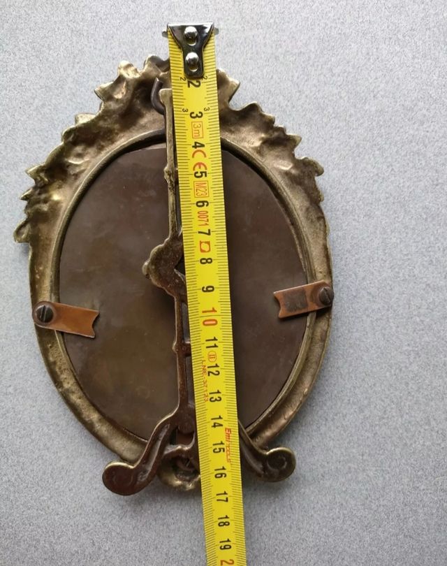 Coppia antiche cornici ovali in bronzo