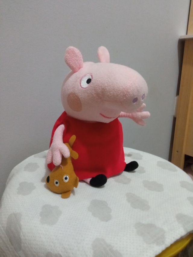 Brinquedo de pelúcia Peppa Pig - 30 cm
