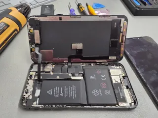 📱 Repara tu iPhone rápido con SergiSmart ! 🛠️