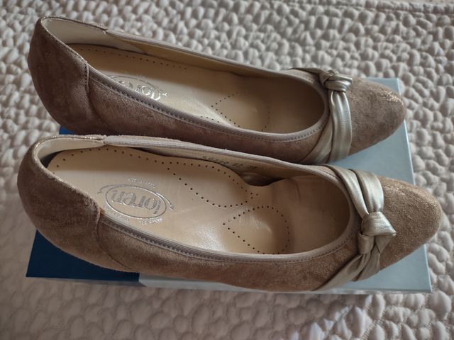 Scarpe pelle sabbia con tacco n. 38