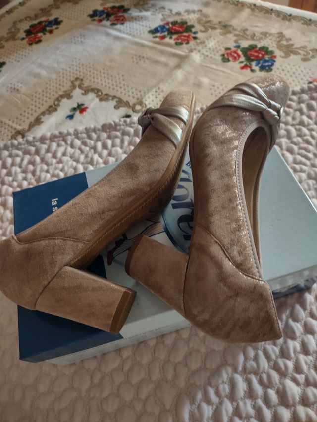 Scarpe pelle sabbia con tacco n. 38