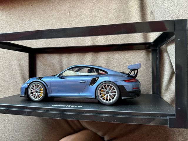 Porsche GT2 RS 1/18 GT Spirit Nuevo!