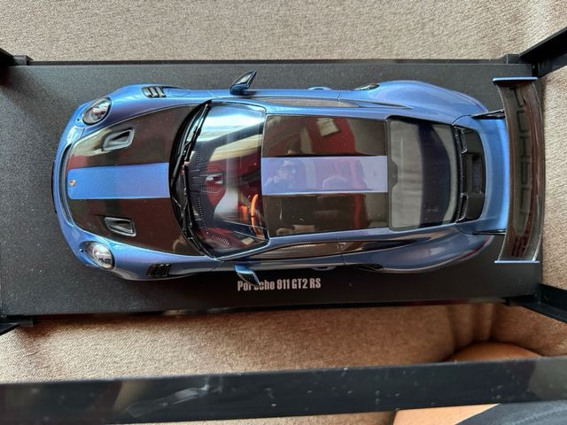 Porsche GT2 RS 1/18 GT Spirit Nuevo!