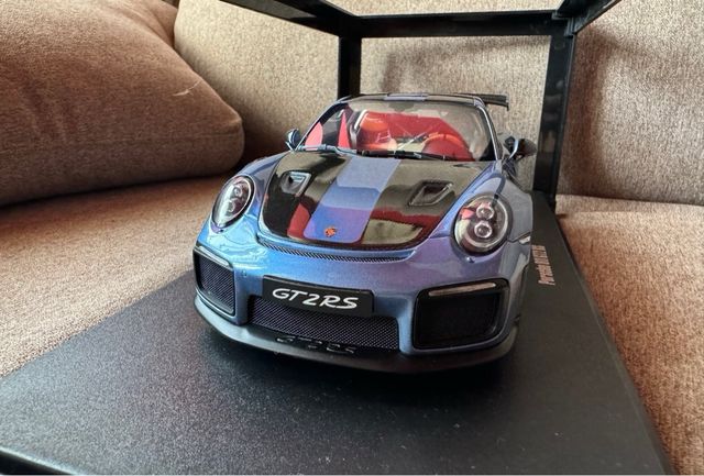 Porsche GT2 RS 1/18 GT Spirit Nuevo!