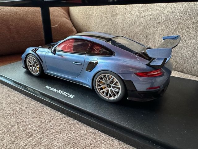 Porsche GT2 RS 1/18 GT Spirit Nuevo!