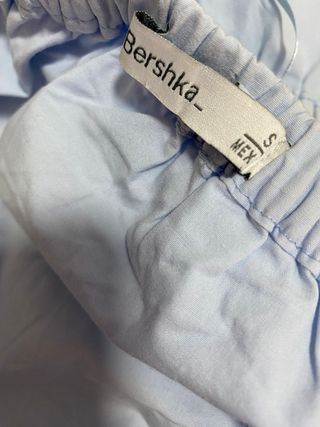 Blusa azul bebé volante Bershka 
