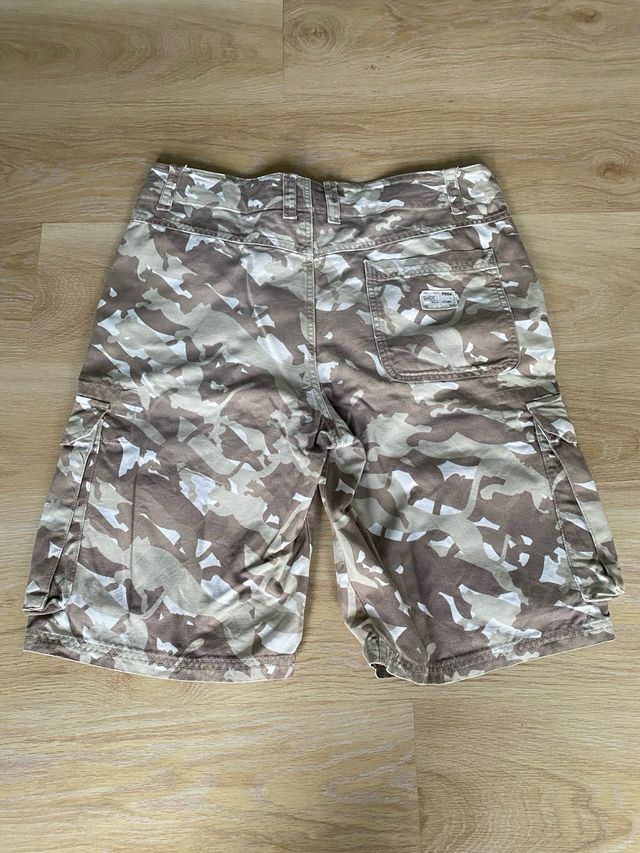 Pantalon estampado camuflaje