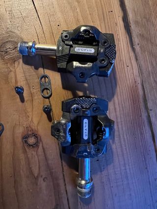 Eltin Pedales XC Pro Shimano SPD y calas