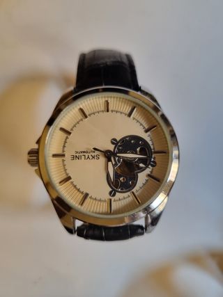 Reloj skyline automático 