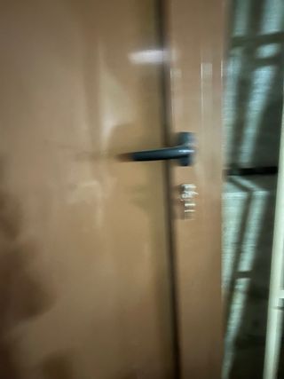 Puerta de aluminio sin estrenar (Nueva)