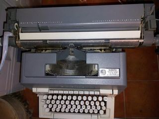 Maquina de escribir Olivetti LINEA 98