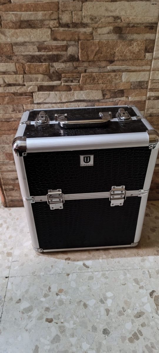 MALETÍN DE BELLEZA DURO NEGRO CROC