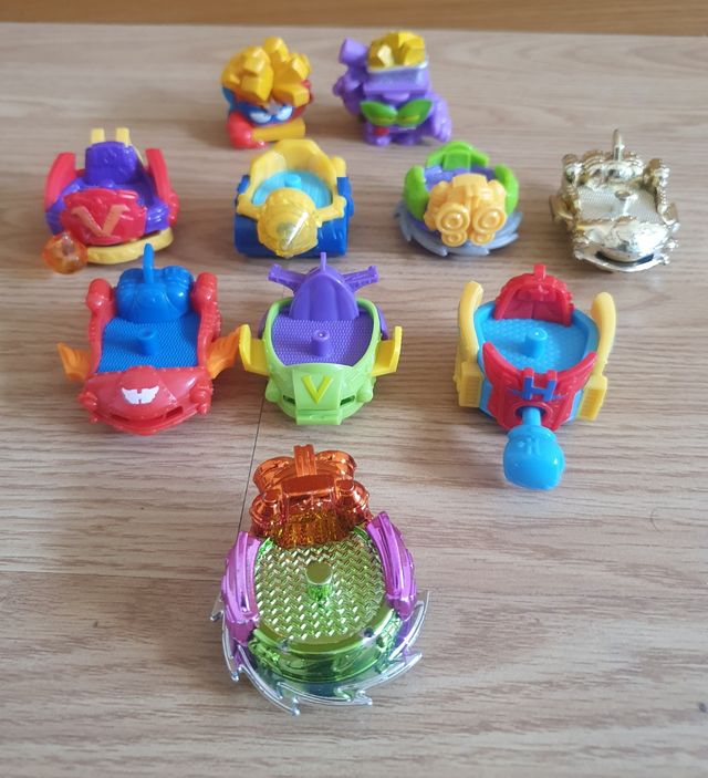 Lote 8 mini-cochecitos Superthings+regalo