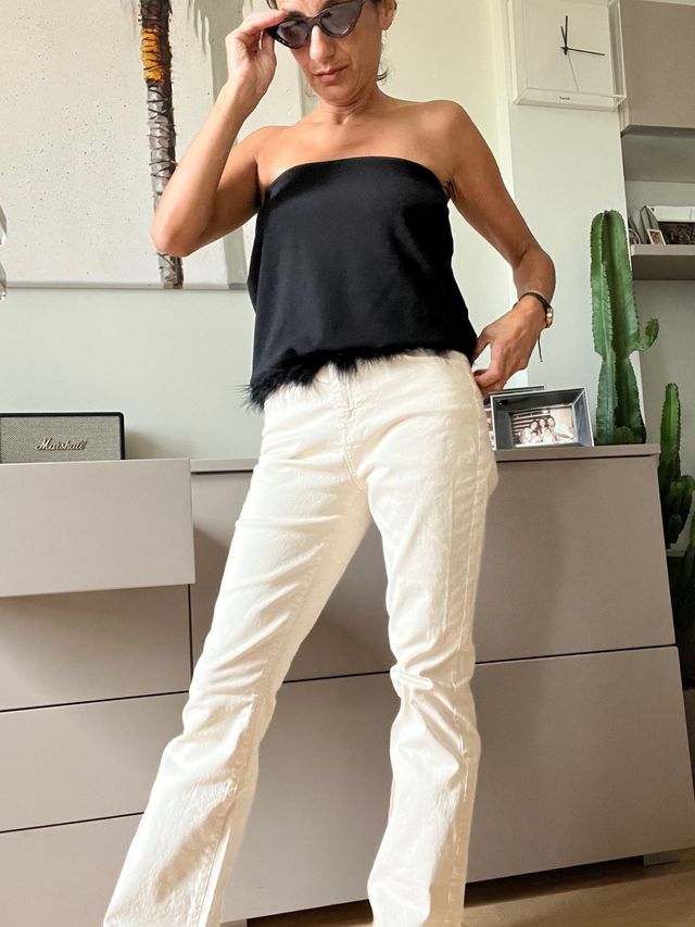 top con pelo o minigonna