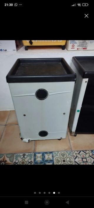 Carrito auxiliar. Una unidad disponible.