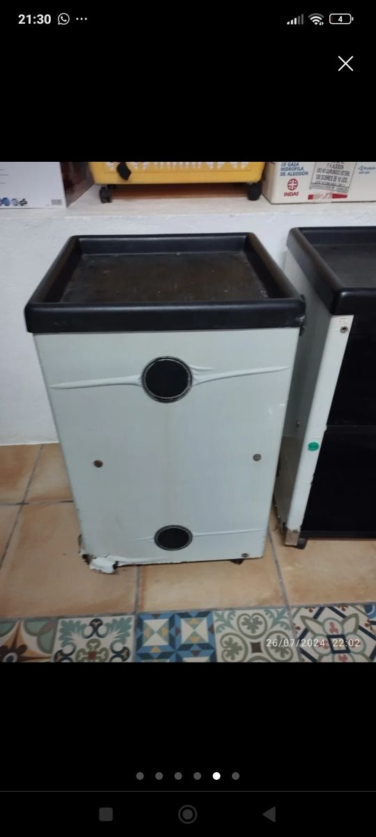 Carrito auxiliar. Una unidad disponible.