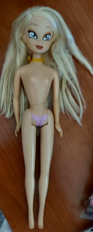 Due bambole Winx Flora e Stella rare da collezione