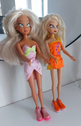 Due bambole Winx Flora e Stella rare da collezione