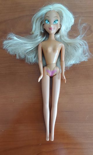 Due bambole Winx Flora e Stella rare da collezione