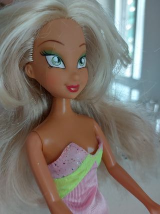 Due bambole Winx Flora e Stella rare da collezione