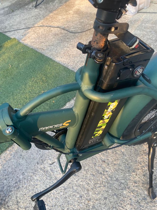 BICICLETTA ELETTRICA FAT-BIKE PIEGHEVOLE A PEDALAT