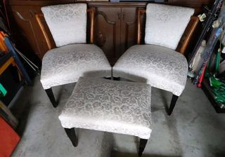 2 Poltrone e poggiapiedi vintage