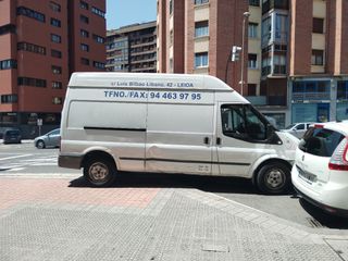 Alquiler de furgoneta con conductor