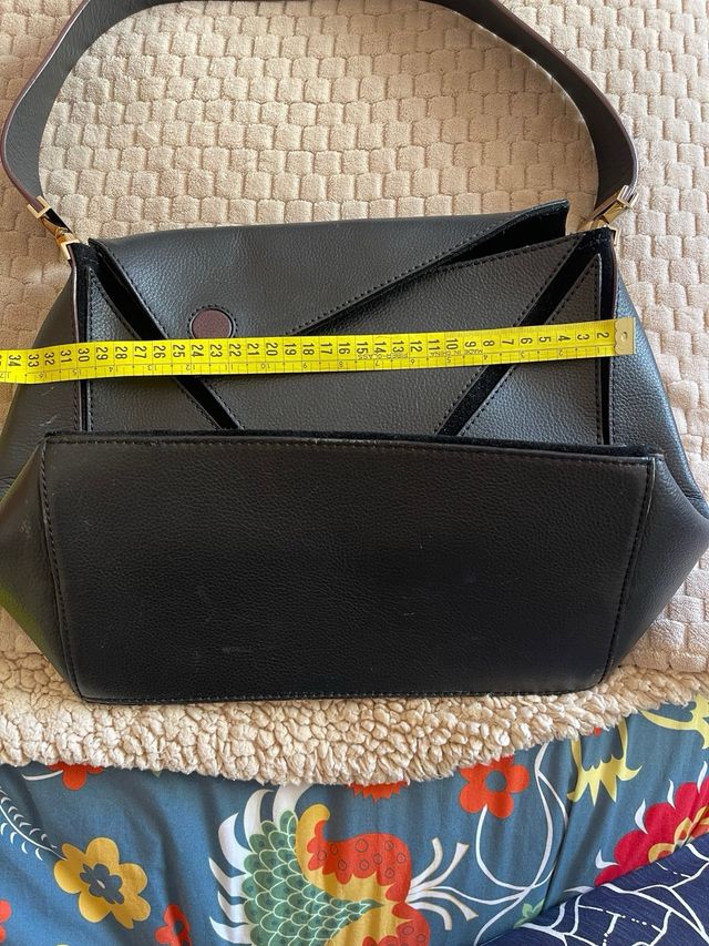 Bolso piel negro Purificación García 35€