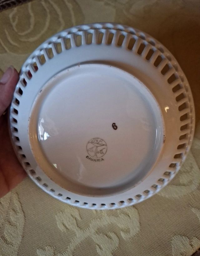 Piatto in porcellana da collezione