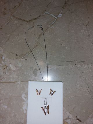 collanina più orecchini