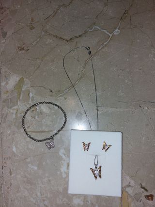 collanina più orecchini