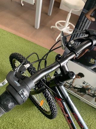 BICICLETA SCHIANO MONTAÑA 26'' de exposicion