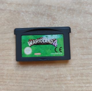 Nintendo Game Boy Advance + 2 juegos Mario y Wario