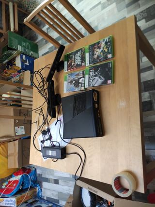 Xbox 360 + 2 Kinects + 4 juegos