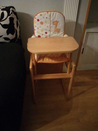 Trona madera convertible en mesa y silla