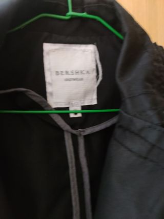 Gabardina chaqueta trench Bershka